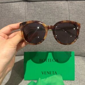 Authentic Bottega Veneta Sunglasses mineral terre rare with box